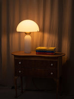Bild in die Galerieansicht laden, Peono Alabaster Tischlampe