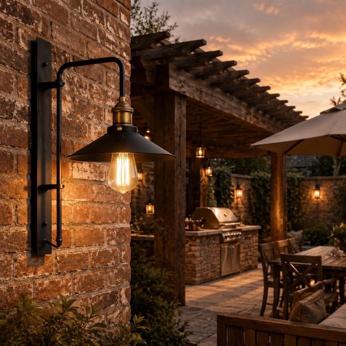 Solenvo dark bronze outdoor wall lamp scene view