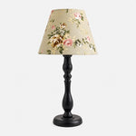 Afbeelding laden in galerijweergave, Vintage black iron table lamp with pea green rose fabric shade