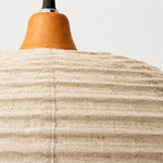 Załaduj obraz do przeglądarki galerii, Close view of the fabric shade and wooden top detail