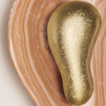 Bild in die Galerieansicht laden, Oyster Hammerschlag Onyx Wandleuchte