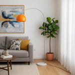 Załaduj obraz do przeglądarki galerii, Aethervox Lampa Podłogowa w Stylu Mid-Century Modern z Łukiem - Metalowy Design z Akcentami Marmuru do Salonu