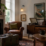Charger l'image dans la visionneuse de la galerie, Latte wall sconce installed in a vintage living room
