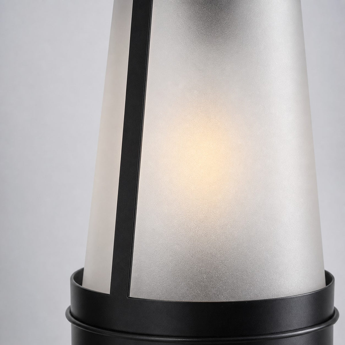 Visible construction detail of the vintage black outdoor wall lantern 1
