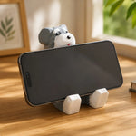 Bild in die Galerieansicht laden, Wooden animal phone stand scene view