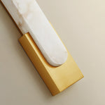 Bild in die Galerieansicht laden, Agatha Alabaster Wandleuchte