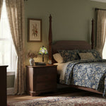 Afbeelding laden in galerijweergave, Virelle Traditionele Tiffany Tafellamp – Kleurrijke Glas-in-lood Koepel Bureaulamp voor Slaapkamer