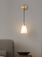 Bild in die Galerieansicht laden, Droplet Alabaster Wandleuchte