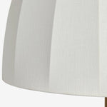 Załaduj obraz do przeglądarki galerii, Vellaro mosiężna lampa podłogowa z abażurem z tkaniny – nowoczesne oświetlenie stojące do salonu lub sypialni