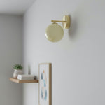 Załaduj obraz do przeglądarki galerii, Orra Opalowa Szklana Lampa Ścienna - Elegancki Kula i Metalowy Kinkiet do Salonu i Sypialni