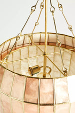 Afbeelding laden in galerijweergave, Lumica Capiz Facet Hanglamp - Elegant Natuurlijk Schelpenontwerp
