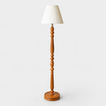 Afbeelding laden in galerijweergave, Vintage vloerlamp van massief hout met optioneel bijzettafeltje