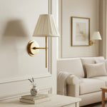 Afbeelding laden in galerijweergave, Cremaris metalen wandlamp met stoffen kap - tijdloze wandlamp voor binnenverlichting