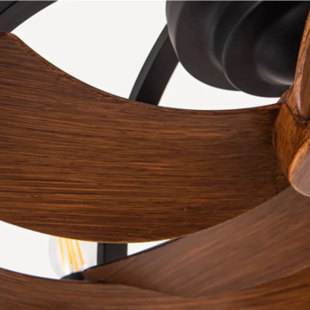 detail wood grain blade