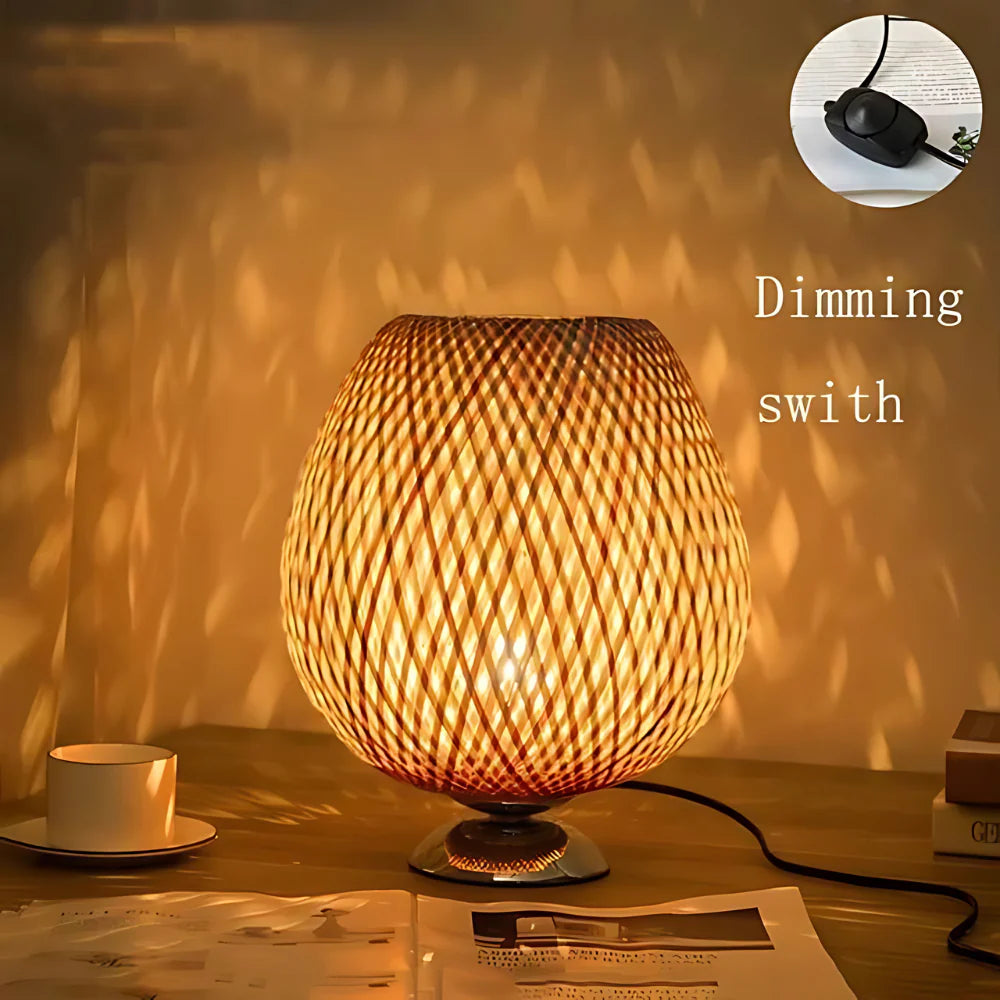 Ręcznie wykonana zrównoważona lampa stołowa z bambusa