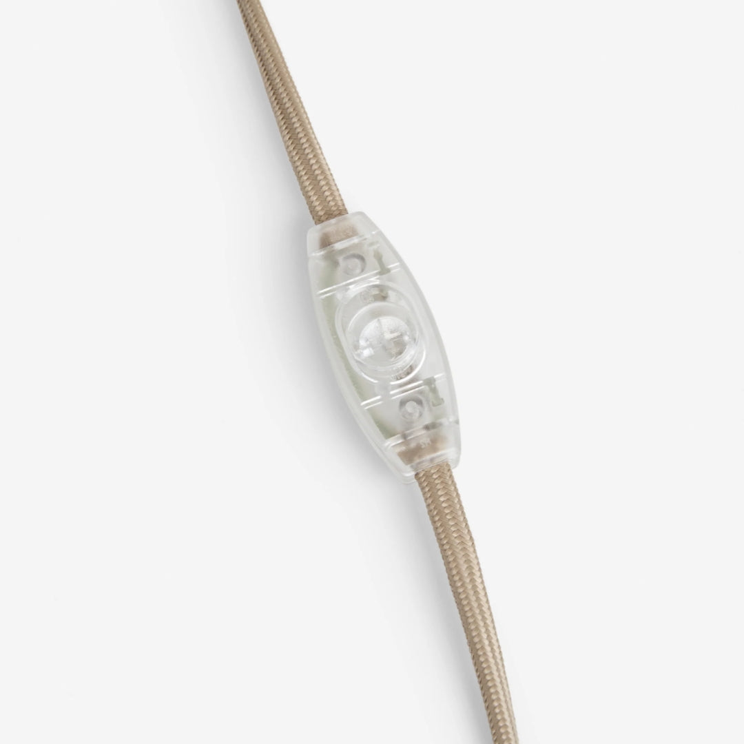 Aurecyl Tafellamp — Slanke taps toelopende metalen tafellamp met vintage afwerking voor de woonkamer