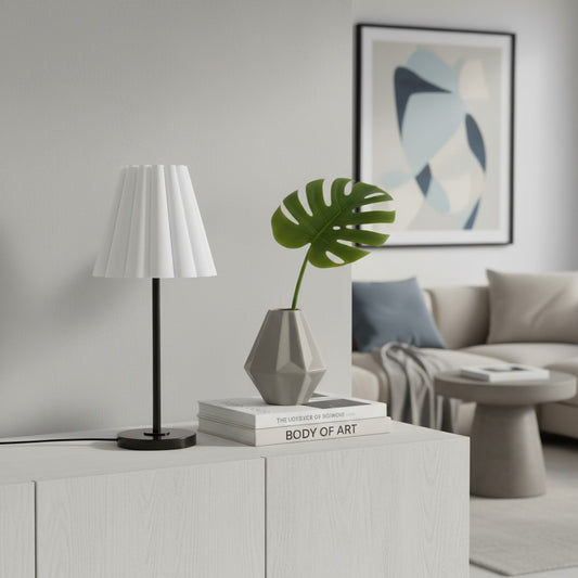 Lámpara de Mesa Slim Transicional Ruffmeto – Iluminación con Pantalla Escultural para Sala o Dormitorio