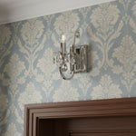 Afbeelding laden in galerijweergave, Talonis Kristal Accent Wandlamp – Gebogen Chroom Armontwerp voor Woon- en Halruimtes