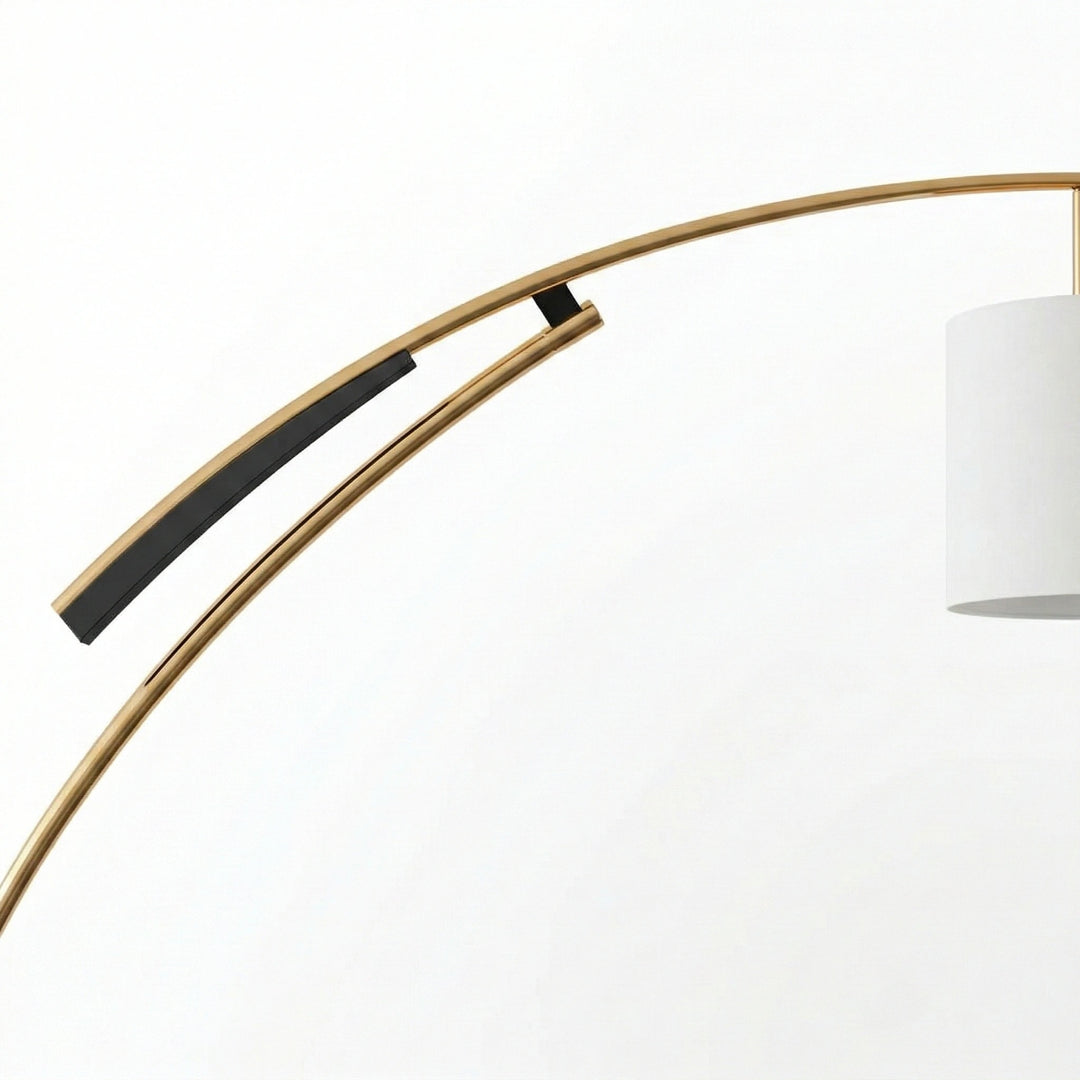 AstraLoop Moderne Bogen-Stehlampe mit Stoffschirm – Elegantes Schlankes Gebogenes Metall-Design für Innenräume
