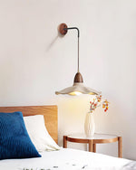 Bild in die Galerieansicht laden, Crested Wave Wandleuchte