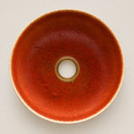 Bild in die Galerieansicht laden, Interior glaze and central opening of the ceramic pendant shade