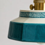 Afbeelding laden in galerijweergave, glazed ceramic shade and patterned rim detail