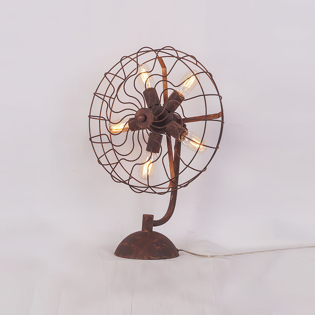 Tischlampe im alten Stil mit Ventilator