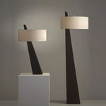 Bild in die Galerieansicht laden, Jett Obelisk Tischlampe