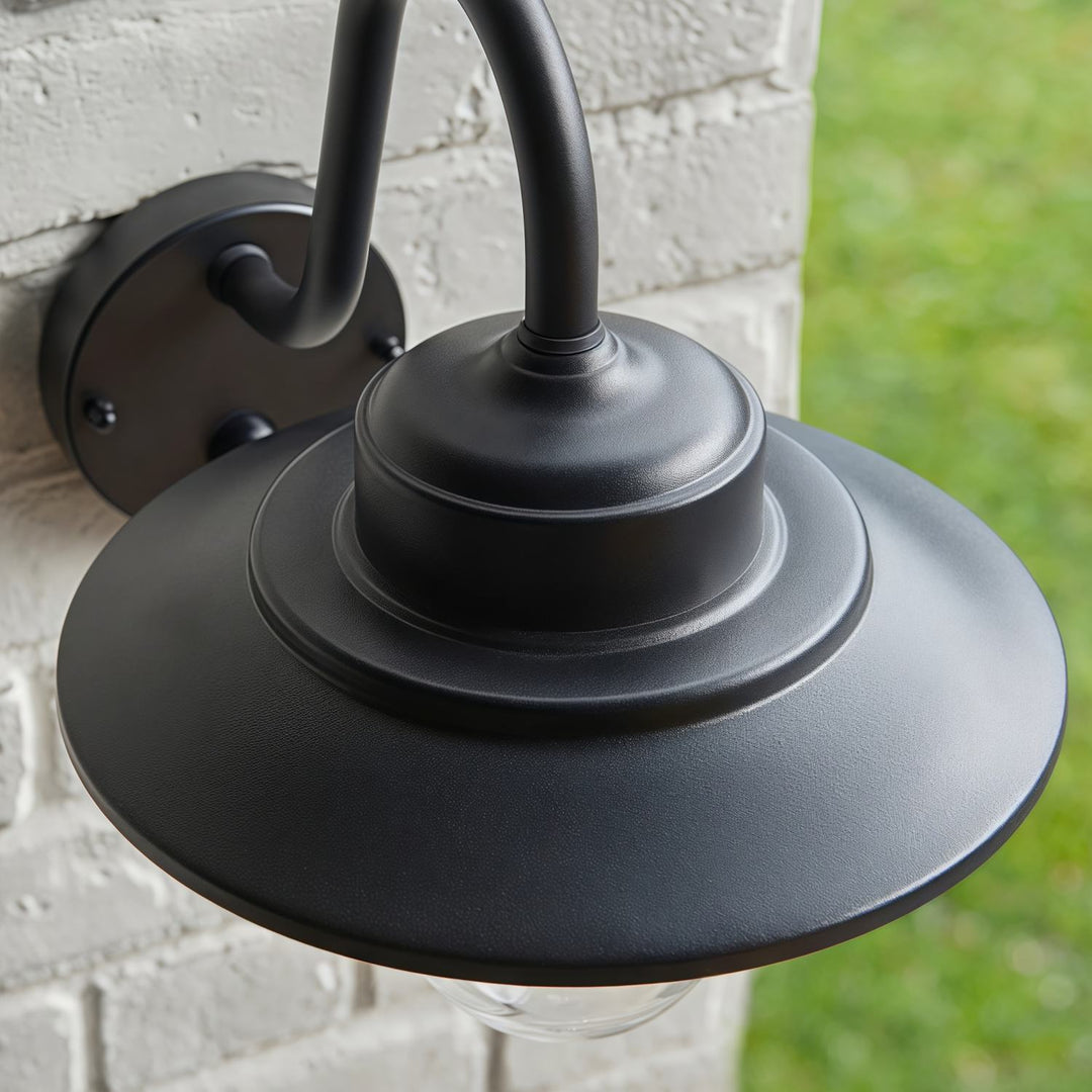 Trevanta Boogvormige Arm Ontwerp Wandlamp - Zwart Geschilderde Sensor Lantaarnstijl voor Kleine Ruimtes