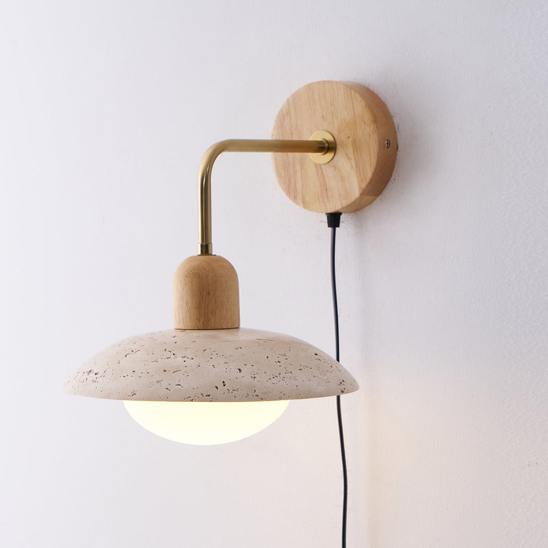 Lampa ścienna z wtyczką Carolia