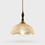 Carica l'immagine nella visualizzazione Galleria, Clear glass pendant product cutout