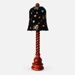 Afbeelding laden in galerijweergave, floral fabric and carved wood table lamp