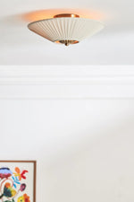 Afbeelding laden in galerijweergave, Elumina Silk Semi-Flush Mount - Moderne stoffen plafondlamp
