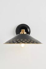 Afbeelding laden in galerijweergave, Auriglow moderne wandlamp – messing geperforeerde lamp voor slaapkamer of gang
