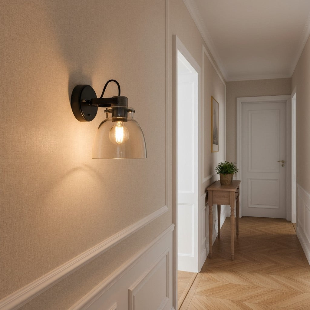Lampada da Parete Moderna Readium con Paralume in Vetro – Testa Regolabile per Camere da Letto e Corridoi