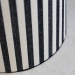 Bild in die Galerieansicht laden, Blendra Moderne Abstrakte Print Stehlampe - Einzigartiges Design Stilvolle Leuchte für Wohnzimmer und Büros