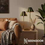 Afbeelding laden in galerijweergave, Moderne vintage tafellamp - gegolfde kap Capirise licht met metalen voet
