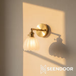 Afbeelding laden in galerijweergave, Gannon Vintage Lotus glazen wandlamp