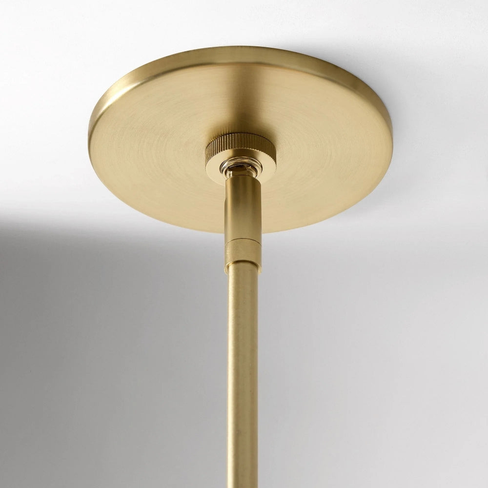 Antieke messing hanglamp met meerdere niveaus en opaalwit glas